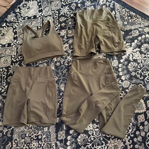 Uniqlo Bundle of Four Airism Items XS